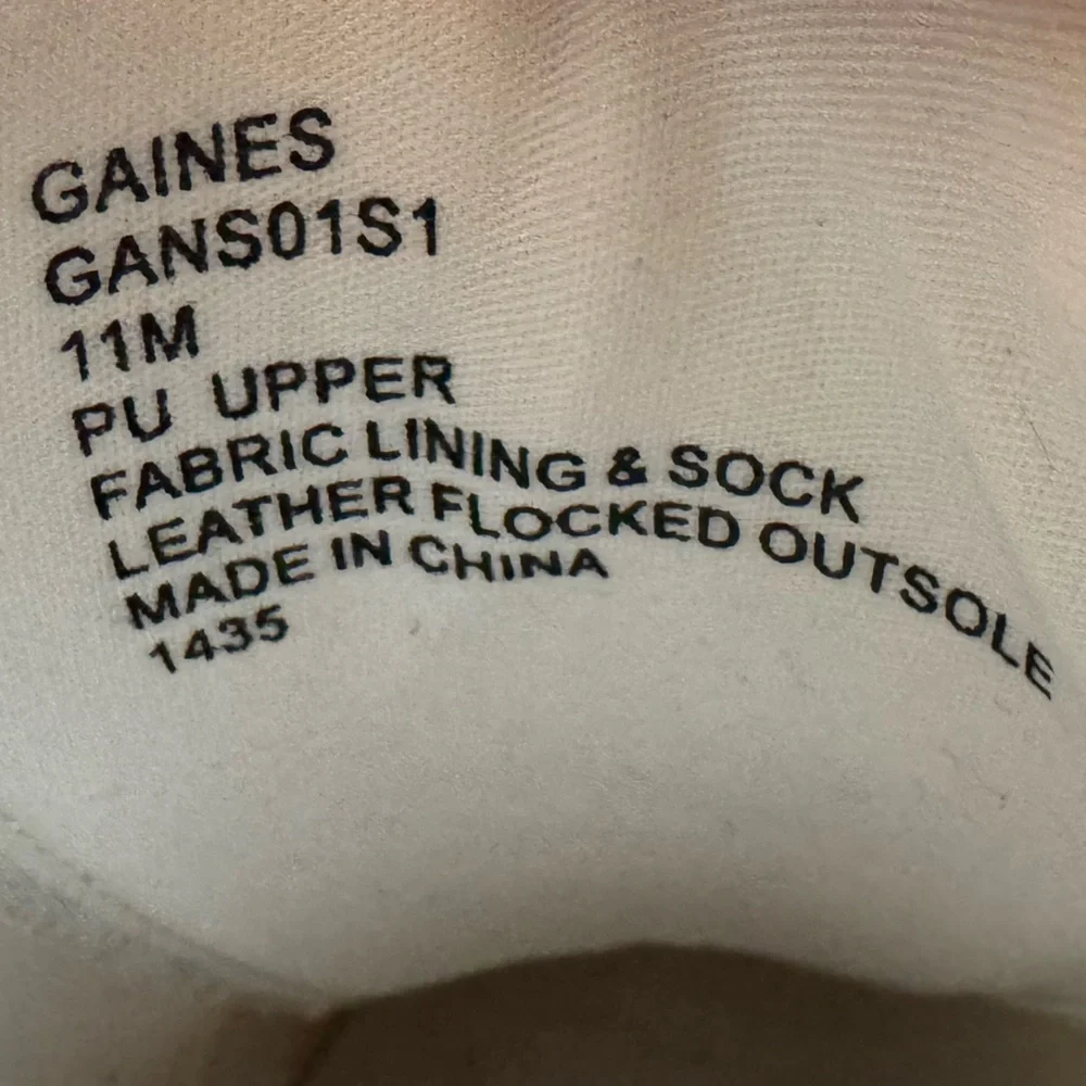 NWOT Steve Madden Gaines White/Black Faux Leather Platform Sneakers Women’s 11M